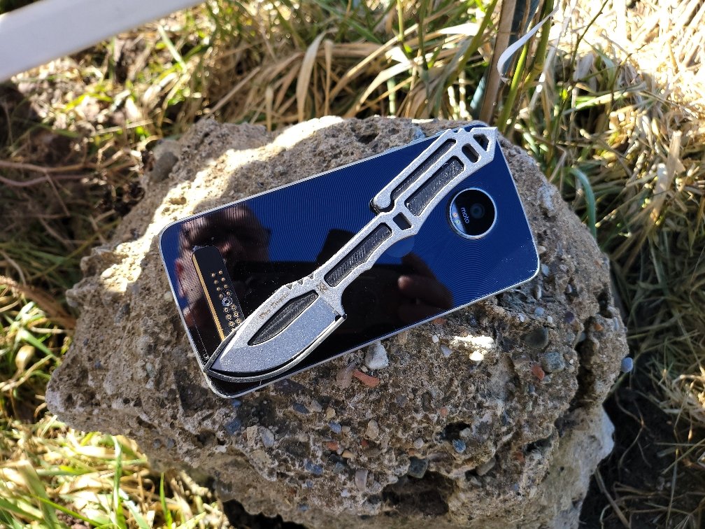 The Thorin Smartphone Knife The Thorin Smartphone Knife